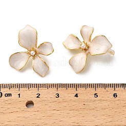 花真鍮エナメルスタッドのピアス  プラスチック製の模造パールビーズ付き  14KGP本金メッキ  ホワイト  29x26mm&nbsp;EJEW-P308-02G-B