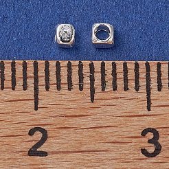 合金ビーズ  長持ちメッキ  正方形  銀  2x2x2mm  穴：1.2mm&nbsp;FIND-B029-07S