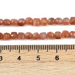 天然石サンストーンビーズ連売り  多面カット  キューブ  4.5x4.5x4.5mm  穴：0.8mm  約86~88個/連  15.35インチ（39cm）&nbsp;G-L537-016B