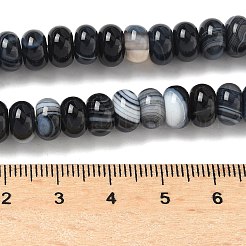 天然バンデットアゲートビーズ連売り  染め＆加熱  ロンデル  グレードA  ブラック  8~8.5x5mm  穴：1mm  約76~77個/連  14.76~14.96インチ（37.5~38cm）&nbsp;G-F790-I01-01G