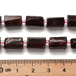 天然石ガーネットビーズ連売り  シードビーズで  多面カット  コラム  8.5~13x6~8x6~8mm  穴：1mm  約28~32個/連  15.98~18.90''（40.6~48センチメートル）&nbsp;G-K245-I18-01