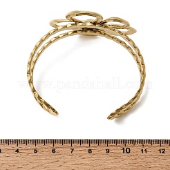 スタイリッシュな304ステンレススチールのカフバングル  女性用幅広バングル  イオンプレーティング（ip）  18KGP本金メッキ  花  内径：2.42x1.99インチ（6.15x5.05cm）&nbsp;BJEW-K302-01C-G