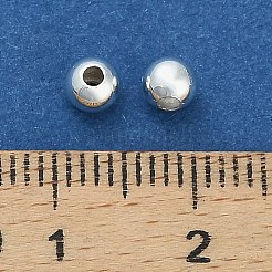 ラウンド真鍮製ビーズ  長持ちメッキ  ラックめっき  鉛フリー＆カドミウムフリー  銀  4x3.5mm  穴：1.5mm&nbsp;KK-A276-02A-S
