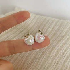 リンゴ合金プラスチックスタッドピアス  ホワイト  15x12mm&nbsp;FS-WG1EC88-01