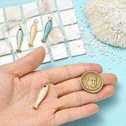 4個4色真鍮ペンダント  魚  エナメル  18KGP本金メッキ  カドミウムフリー＆鉛フリー  ラックめっき  長持ちメッキ  丸カン付き  ミックスカラー  34x8x4.5mm  穴：3.2mm  1pc /カラー&nbsp;KK-CJ0005-65