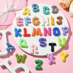52個26スタイル不透明樹脂ペンダント  バラ文字チャーム  プラチナトーンの鉄ループ付き  a～zの文字  30~34x10~33x6~8mm  穴：2mm  2個/スタイル&nbsp;RESI-CJ0003-87