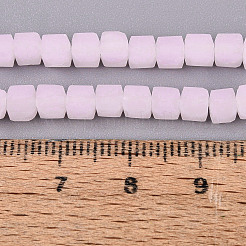 つや消し模造ヒスイガラスビーズ連売り  キューブ  多面カット  ピンク  4~4.5x4~4.5x4~4.5mm  穴：1~1.2mm  約97~98個/連  16.14~16.54インチ（41~42cm）&nbsp;GLAA-N072-01A-C02