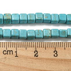 染め合成ターコイズビーズ連売り  キューブ  ダークターコイズ  4~4.5x4~4.5x4~4.5mm  穴：1.2mm  約90個/連  14.61インチ（37.1cm）&nbsp;G-G075-B02-03