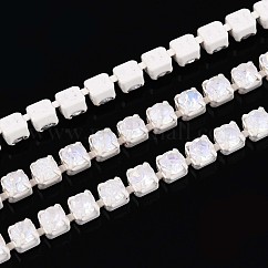 鉄ラインストーンカップチェーン  スプールで  ホワイト  2x2x2mm  約29.99フィート（9.14m）/ロール