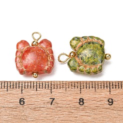 焼き絵の具と金色の金属を編み込んだガラスのペンダント  ピカソのビーズペンダント  カニチャーム  真鍮のループを有します  18KGP本金メッキ  ミックスカラー  18x13.5x6.5mm  穴：2.2mm&nbsp;GL-CBA010C-04G
