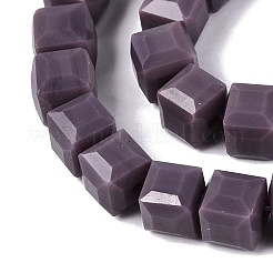 オペークガラスビーズ連売り  キューブ  多面カット  パープル  7x7x6.5~7mm  穴：1.2~1.6mm  約96~101個/連  25.39~28.54インチ（64.5~72.5cm）&nbsp;GLAA-R041-8x8mm-C06