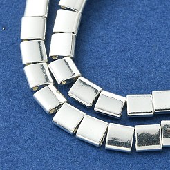 電気めっき合成非磁性ヘマタイト ビーズ 連売り  正方形  2穴  銀メッキ  5x5x2mm  穴：0.9mm  約180個/連  15.75''（40センチメートル）&nbsp;G-I360-O01-04