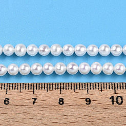 天然有核パールビーズ連売り  ラウンド  乳白色  4.5~5mm  穴：0.5mm  約88~89個/連  15.47~15.67''（39.3~39.8センチメートル）&nbsp;PEAR-N016-04A
