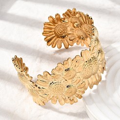 女性用304ステンレススチールカフバングル  18KGP本金メッキ  イオンプレーティング（ip）  長持ちメッキ  ヒマワリ  内径：2.44x1.89インチ（6.2x4.8cm）&nbsp;BJEW-L719-01B-G