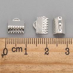 アイアン製カシメリボン止めエンドパーツ  銀色のメッキ  8x8mm  穴：2mm&nbsp;E004Y-S