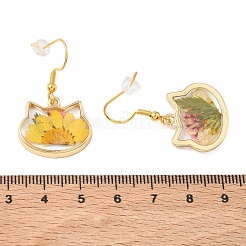 合金とドライフラワーのドロップピアス  接着剤を浸して  猫の形  ゴールドカラー  きいろ  35x21mm&nbsp;EJEW-Z169-01G-02