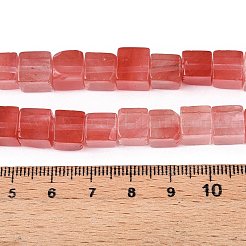 チェリークォーツガラスビーズ連売り  キューブ  8~8.5x8~8.5x7.5~10mm  穴：1.2mm  約47~49個/連  15.35~15.79''（39~40.1センチメートル）&nbsp;G-T139-8x8-37A