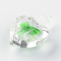 手作り蓄光ランプワークペンダント  インナー花と  ハート  ミックスカラー  27~33x21~23x9~11mm  穴：4~7mm&nbsp;LAMP-R136-04