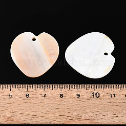 天然淡水シェルのペンダント  ハートチャーム  貝殻色  29~30x28~30x2.5~4mm  穴：2mm&nbsp;SHEL-T020-34