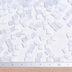 MIYUKIティラビーズ  日本製シードビーズ  2穴  （tl2563)シルク淡いライトラベンダー  5x5x1.9mm  穴：0.8mm  約118PCS /ボトル  10 G /ボトル&nbsp;SEED-JP0008-TL2563