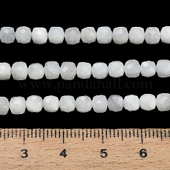 天然レインボー ムーンストーン ビーズ 連売り  多面カットキューブ  4~4.5x4~4.5x4~4.5mm  穴：0.6~0.8mm  約92~96個/連  15.08''（38.3~39センチメートル）&nbsp;GG-CBAB953-A02-4mm