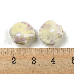 貝殻の形をした釉薬をかけた磁器ビーズ  光沢のあるセラミックビーズ  淡黄色  12~12.5x13~13.5x7~7.5mm  穴：1.8~2mm&nbsp;PORC-E022-01B