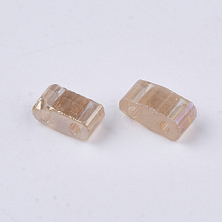 2ホールガラスシードビーズ  透明色光沢  長方形  ダークサーモン  4.5~5.5x2x2~2.5mm  穴：0.5~0.8mm&nbsp;SEED-S023-36B-01