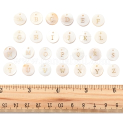 52個 26スタイル 天然養殖淡水パールチャーム  金色の文字が刻印されたフラットラウンド  a～zの文字  11.5x2mm  穴：1.5mm  2個/スタイル&nbsp;SSHEL-FS0001-04