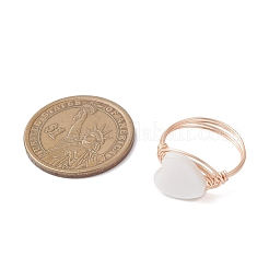 天然シェルフィンガーリング  金の環境に優しい銅線で  ハート  内径：18mm&nbsp;RJEW-TA00227-02