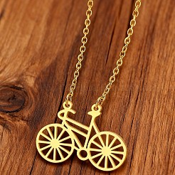 304ステンレススチール製自転車ペンダントネックレス（男女兼用）  ゴールドカラー  17.72インチ（45cm）&nbsp;WGD5F94-01