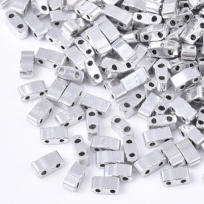 電気メッキ不透明ガラスシードビーズ  2穴  長方形  銀メッキ  4.5~5.5x2x2~2.5mm  穴：0.5~0.8mm&nbsp;SEED-S023-20B-03-1
