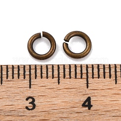 真鍮のこぎりで丸カンを切り開きます  カドミウムフリー＆鉛フリー  アンティークブロンズ  5x1mm  18ゲージ  内径：3mm  約7142個/500g&nbsp;KK-G514-01H-AB