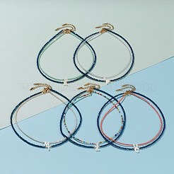 ナチュラルシェルミックスレターペンダントネックレスセット  最初のネックレス  ガラスビーズと304ステンレススチールビーズ付き  ゴールドカラー  ミックスカラー  15.9インチ（40.4cm）および17.83インチ（45.3cm）  2個/セット&nbsp;NJEW-JN03303