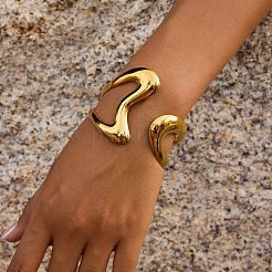 Elegant 304 Stainless Steel Fluid Shape Open Cuff Bangles for Women&nbsp;KV3982