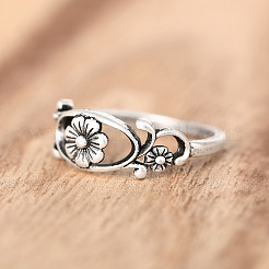 Hollow Out Oval with Flower Pattern Brass Finger Rings for Women&nbsp;FS-WG14675-01