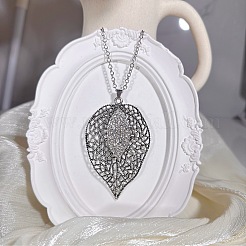 Vintage Alloy Crystal Rhinestone Hollow Leaf Pendant Necklaces for Women&nbsp;ET3744