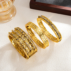 Vintage Alloy Crystal Rhinestone Hammered Hinged Cuff Bangle Sets for Women&nbsp;WG29667-01