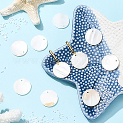 32Pcs Flat Round/Disc Natural Freshwater Shell Pendants&nbsp;SHEL-SC0001-98A