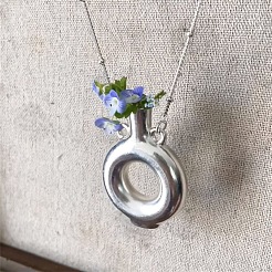 Alloy Donut Shape Wearable Flower Vase Pendant Necklaces for Women&nbsp;WG60C45-01