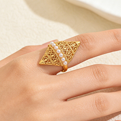 Brass with Plastic Pearls Finger Rings for Women&nbsp;ZR2109