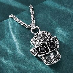 Skull Zinc Alloy Jet Rhinestone Pendant Necklaces&nbsp;NJEW-Z062-02AS