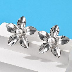 Brass ABS Plastic Imitation Pearl Flower Stud Earrings&nbsp;EJEW-S258-02P