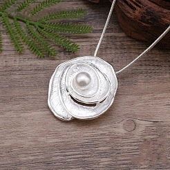 Rose Flower Zinc Alloy Enamel with Plastic Pearl Pendant Necklaces for Women&nbsp;FS-WG8D512-01