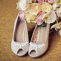 4Pcs 2 Colors Plastic Imitation Pearl Shoe Decoration&nbsp;FIND-GO0002-25